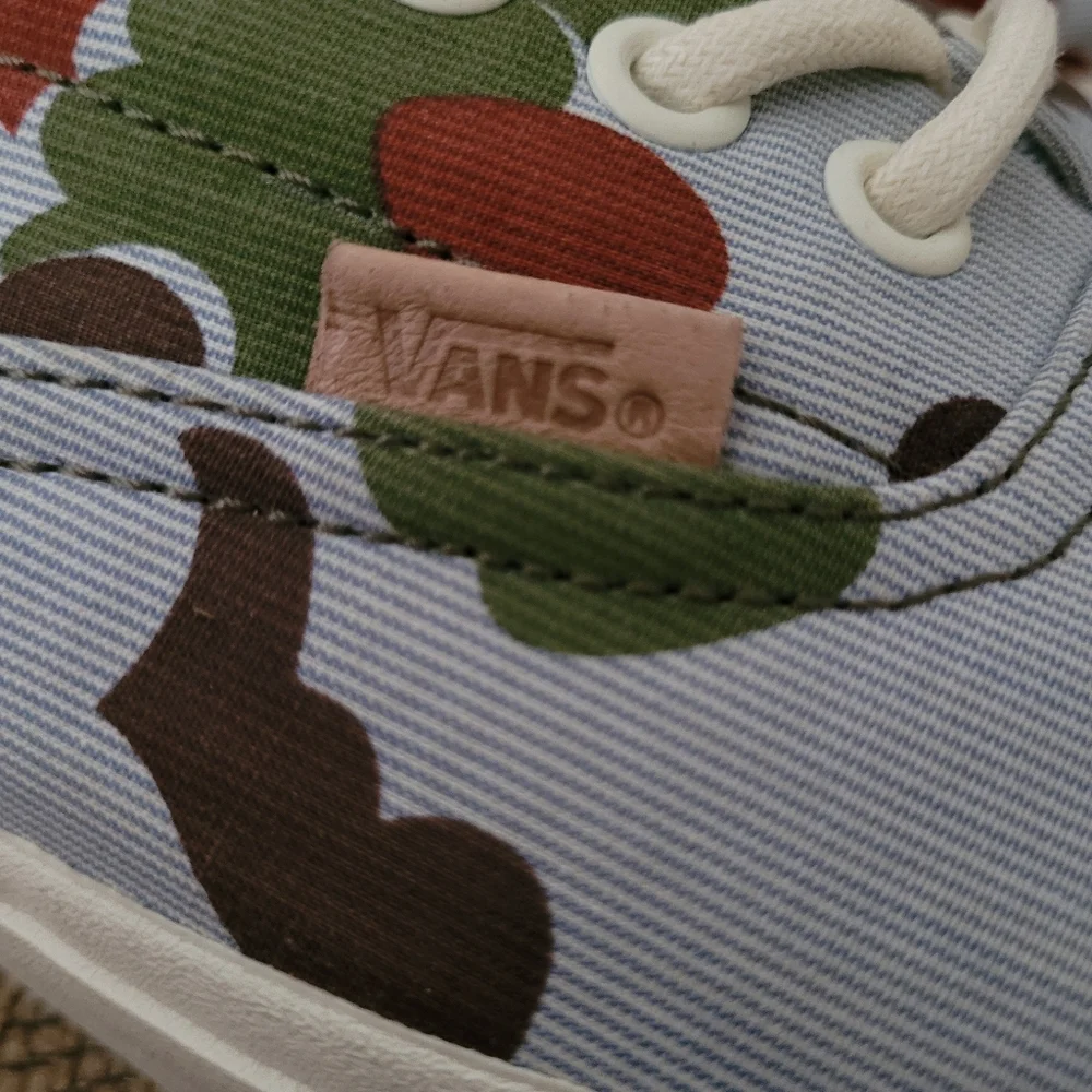 VANS MEN'S ABSTRACT PRINT LACE UP SNEAKERS